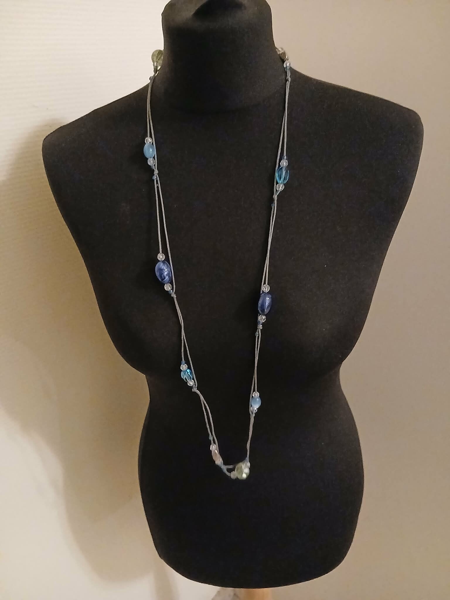 Collier - Sautoir corde et perles bleues