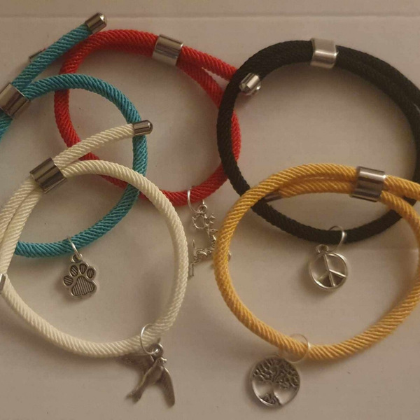 Les cordes - Bracelets colorés