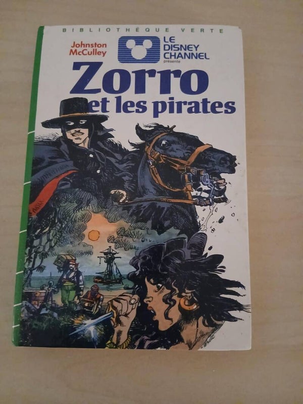 Livre Enfants - Zorro et les Pirates