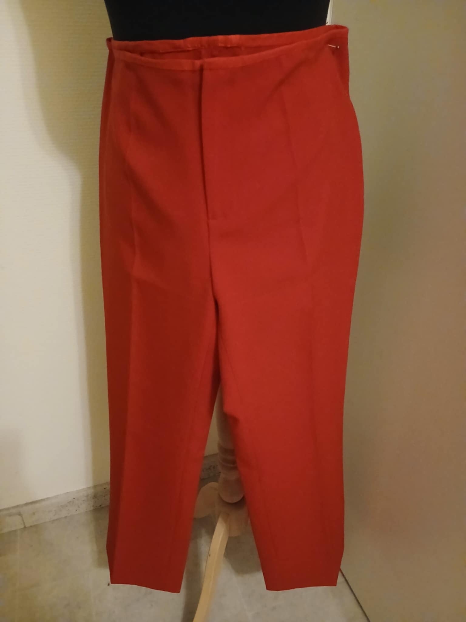 Sans Marque - Pantalon rouge