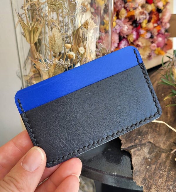 Porte-cartes en cuir de vachette noir et bleu cobalt
