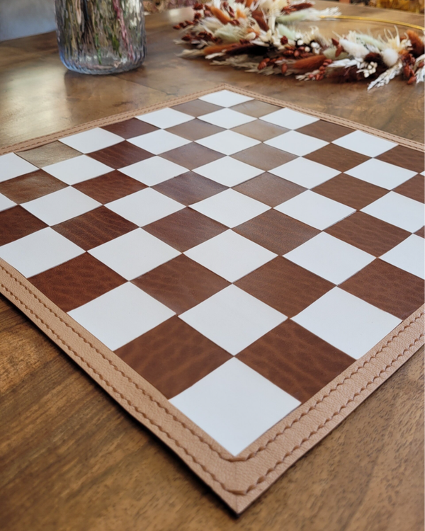 Le joueur d'échecs, Echiquier en cuir
