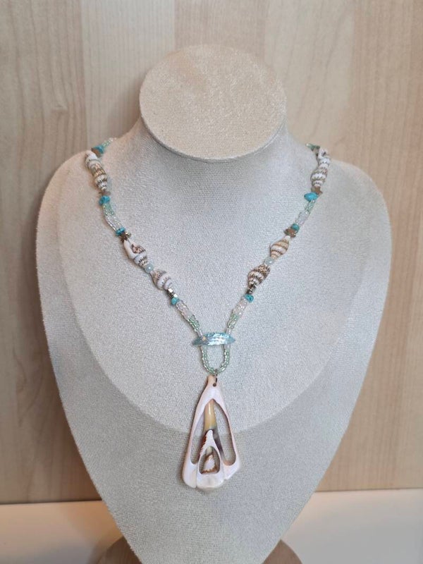 Shell necklace and earrings