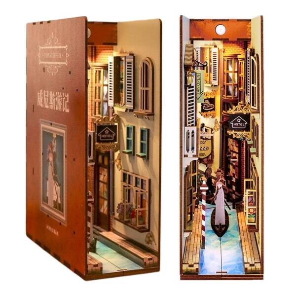 Tonecheer book nook travel in Venice