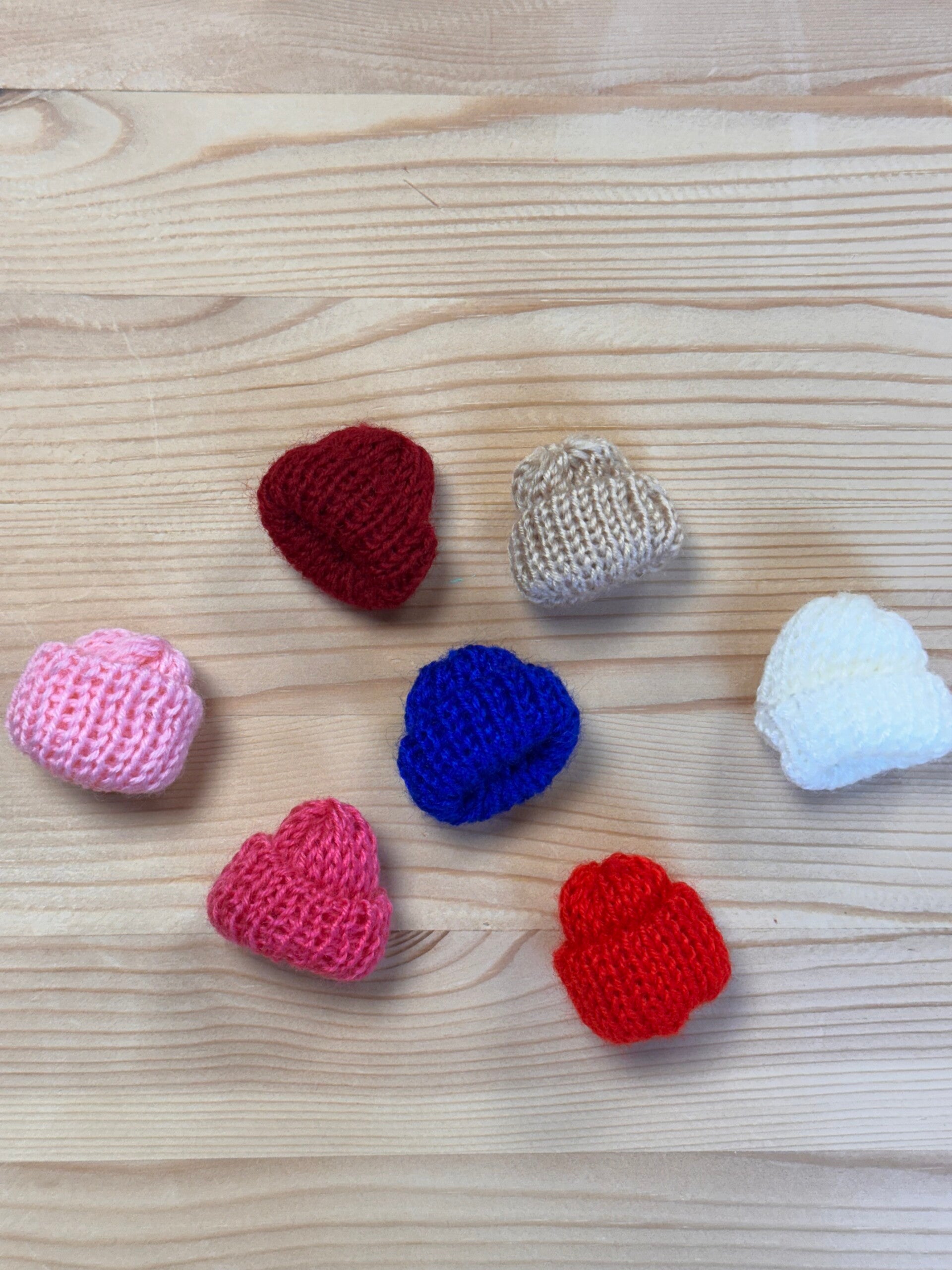 Gebreid Mutsje (per stuk, willekeurige kleur)