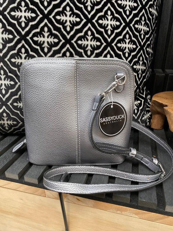 Sassy Duck | Bianca Cross Body Bag - Silver