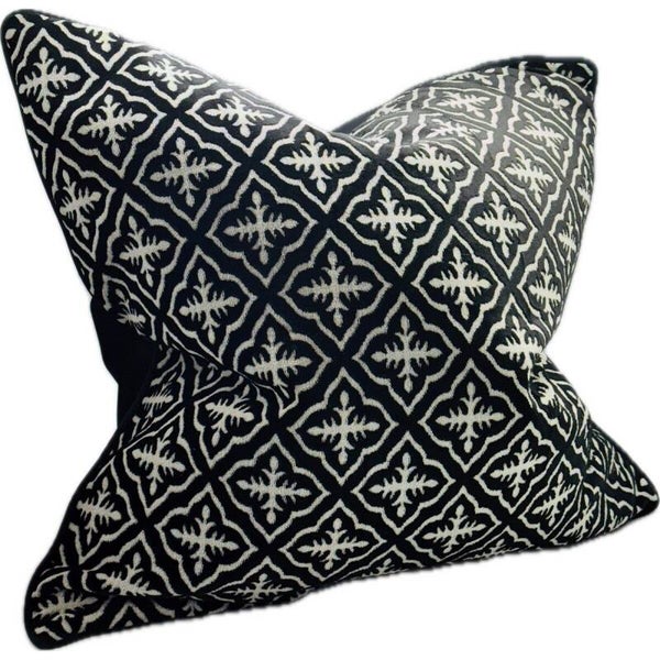Snugg & Co | Cushion Cover- Jacquard - Black White design