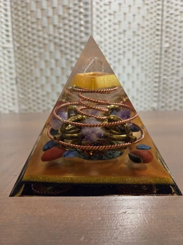orgonite piramide