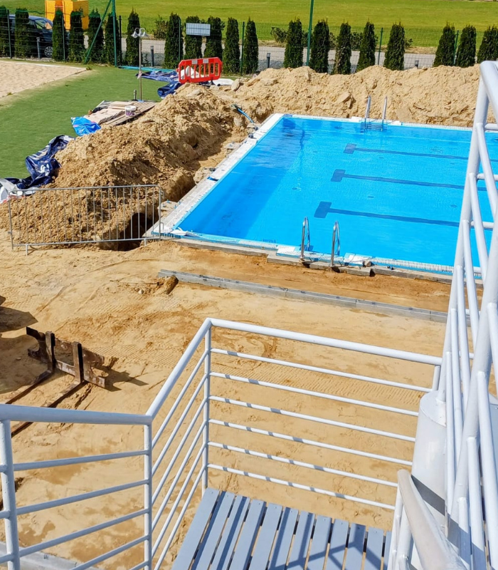 Powierzchnia wokół basenu przed wykonaniem tarasu wentylowanego
