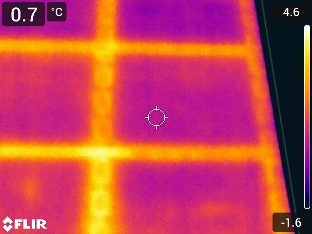 Ponte termico strutturale rilevato con termografia dall’esterno, con evidenza di travi e pilastri rispetto alla muratura di tamponamento