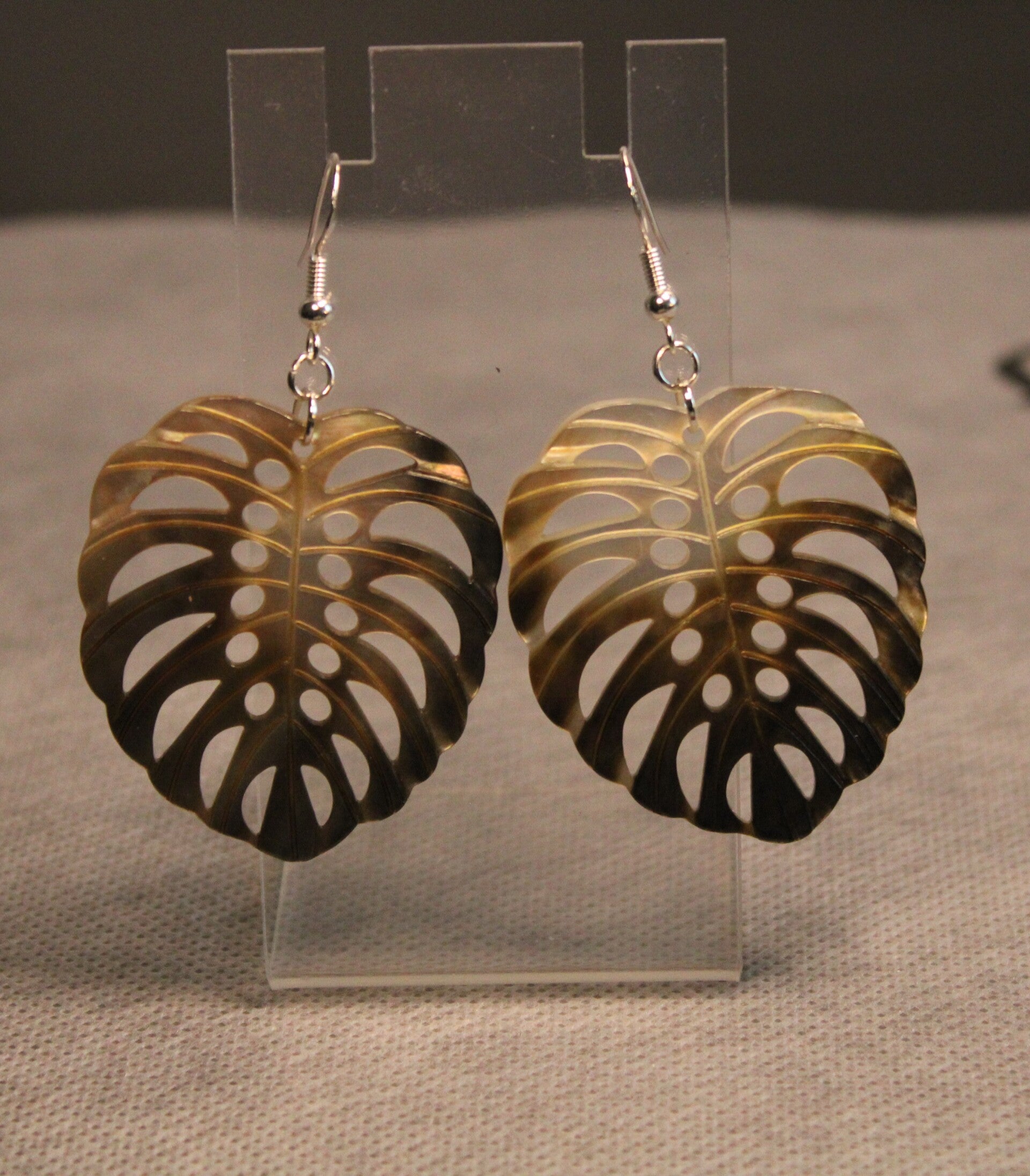 Ohrringe mit Blättern