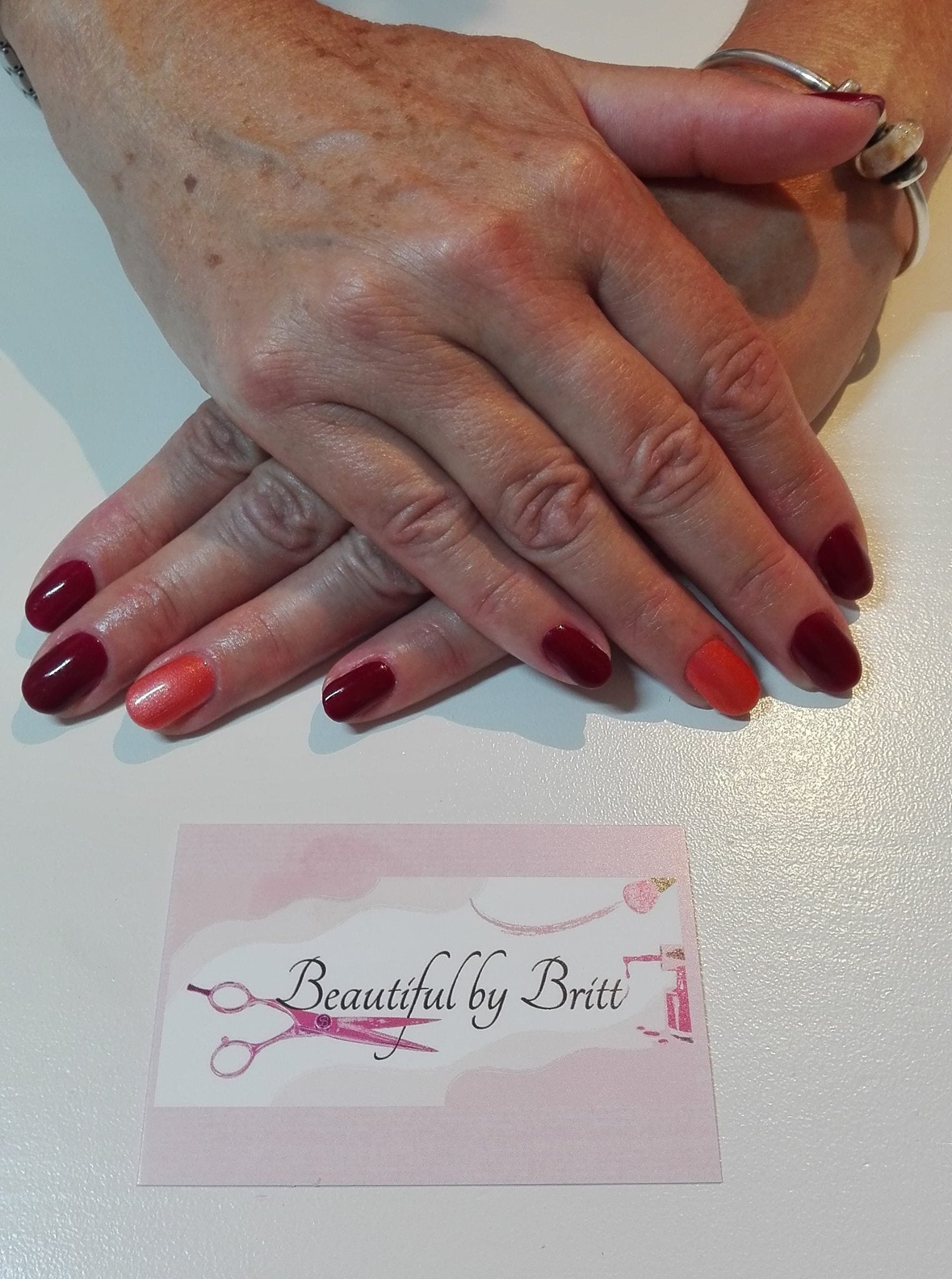 Nieuwe kleur donkerrood.