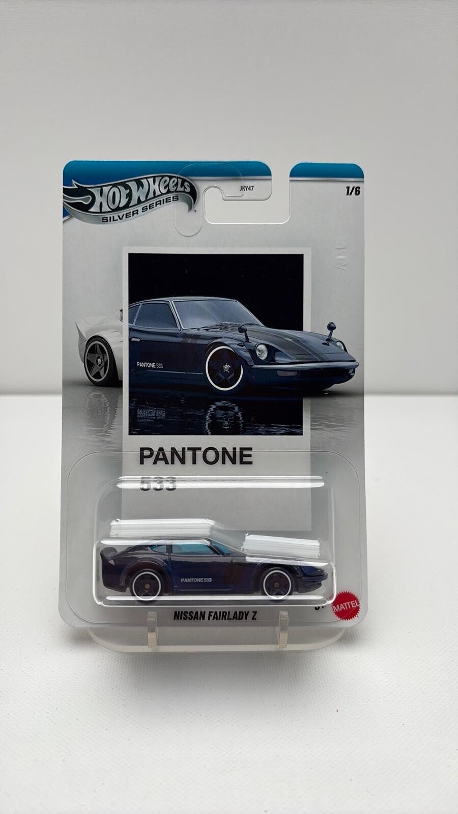 Pantone Nissan fairlady z