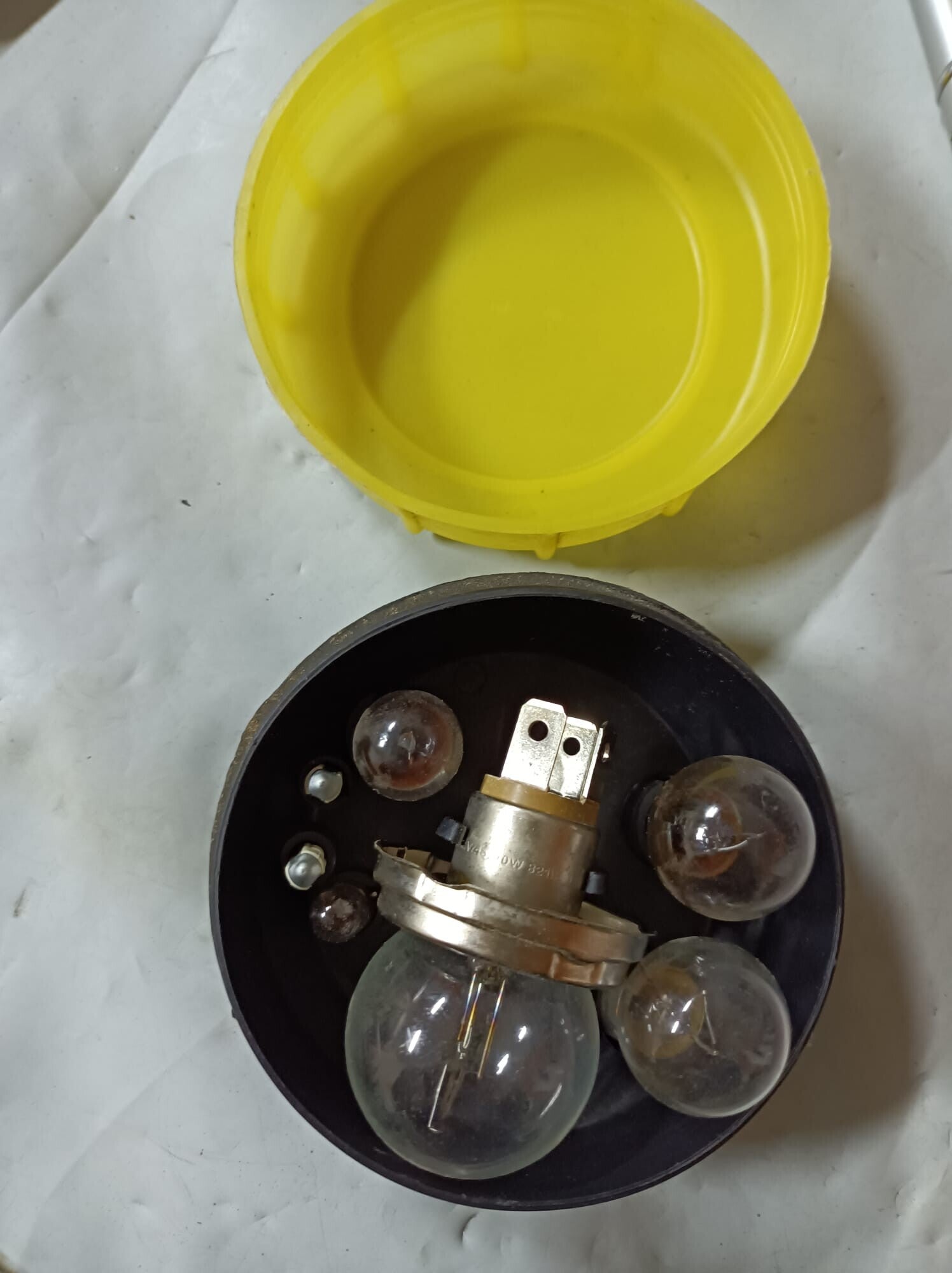 Cassetta lampade e valvoline 500 600 127