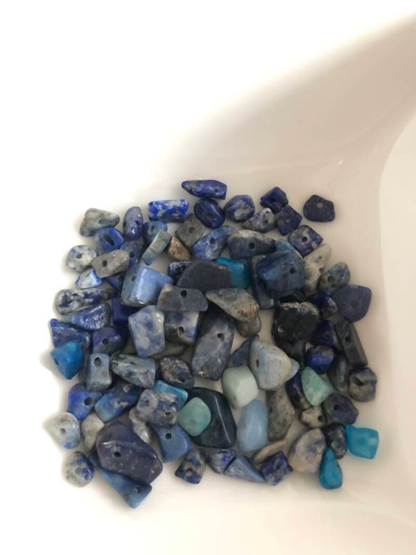 Donker blauwe edelstenen