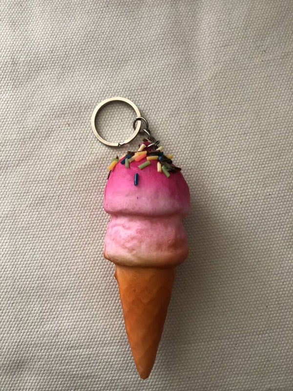 Sleutelhanger squishy ijsje met spikkels