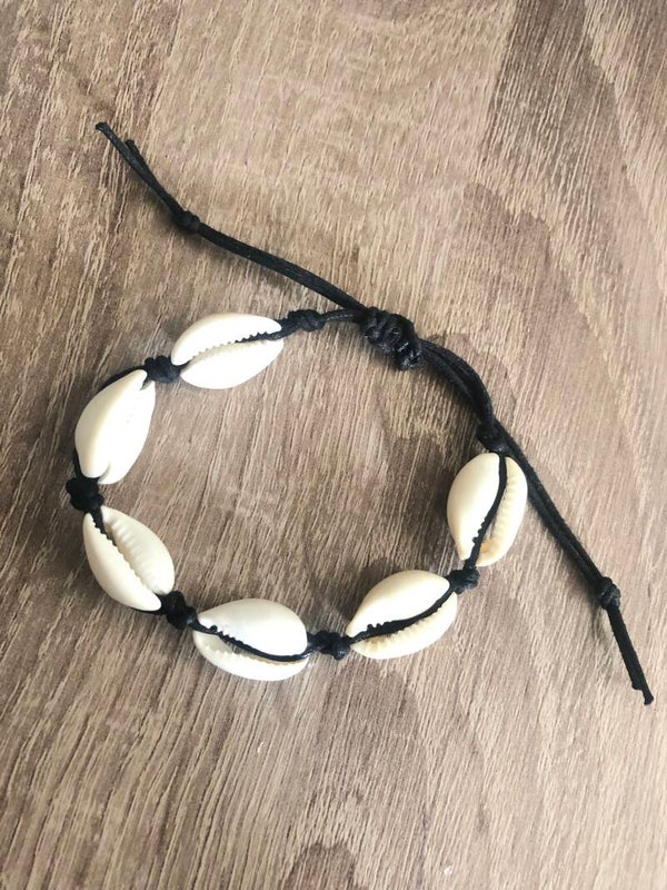 Schelpen armbandje zwart