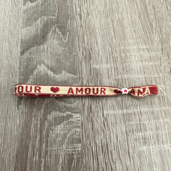 Beige amour lint armbandje
