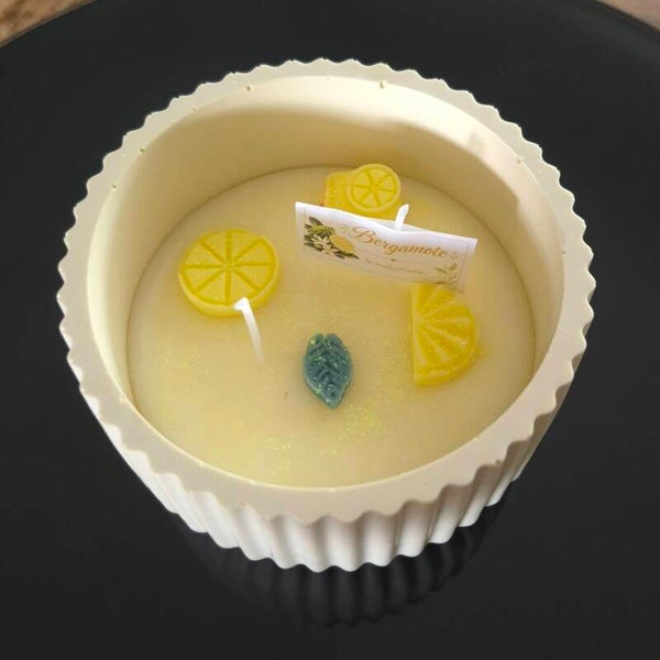 Pot rayé jaune