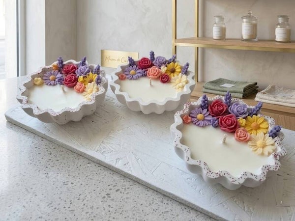 Plateau bougie coulée parfumé et petites fleurs parfumés