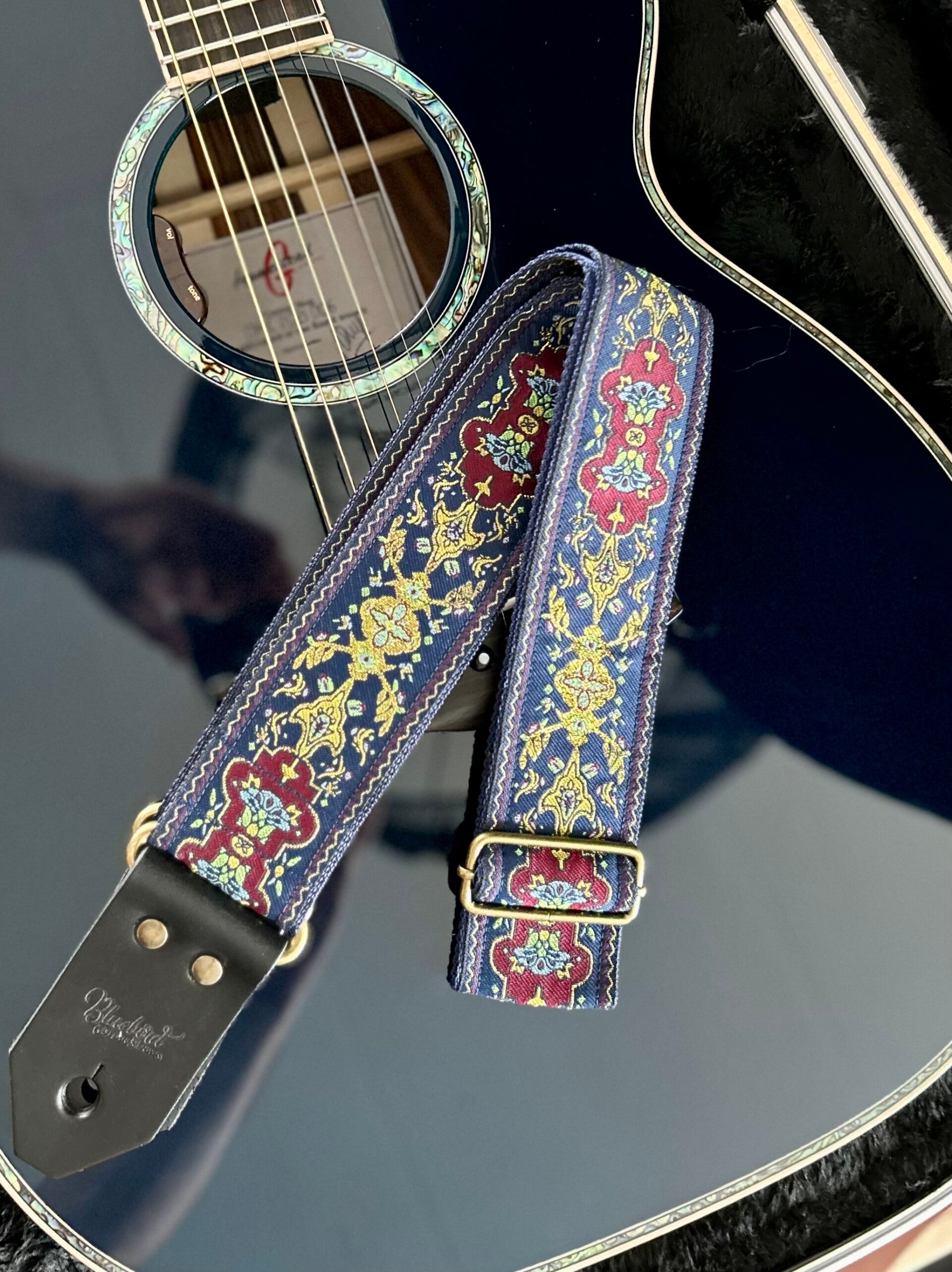 Homestead Orchestral Model Floretine Cutaway OMC Dark Blue