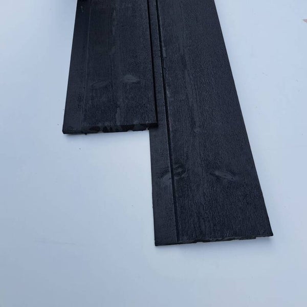 Zwarte Douglas channelsiding planken