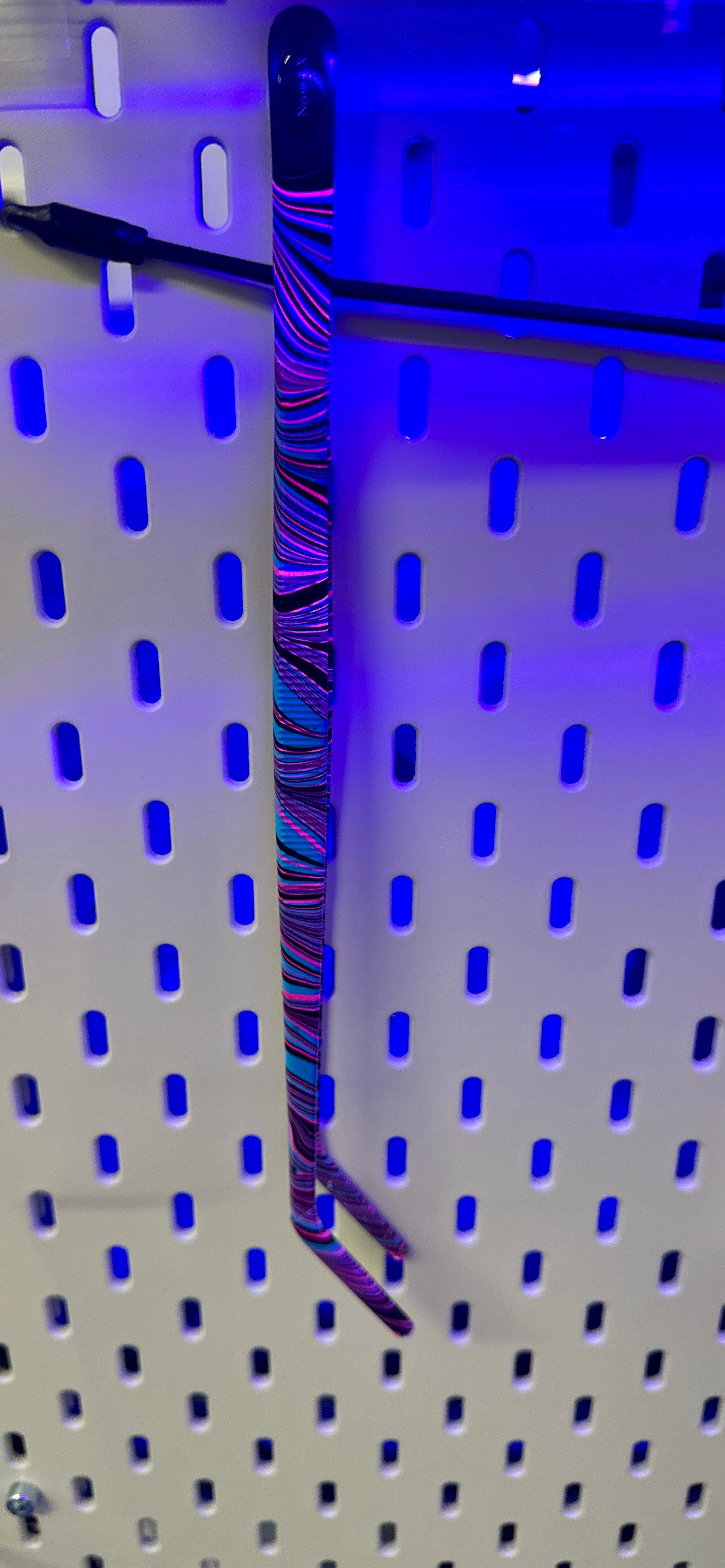 Neon X Pinzette gebogen WYSIWYG