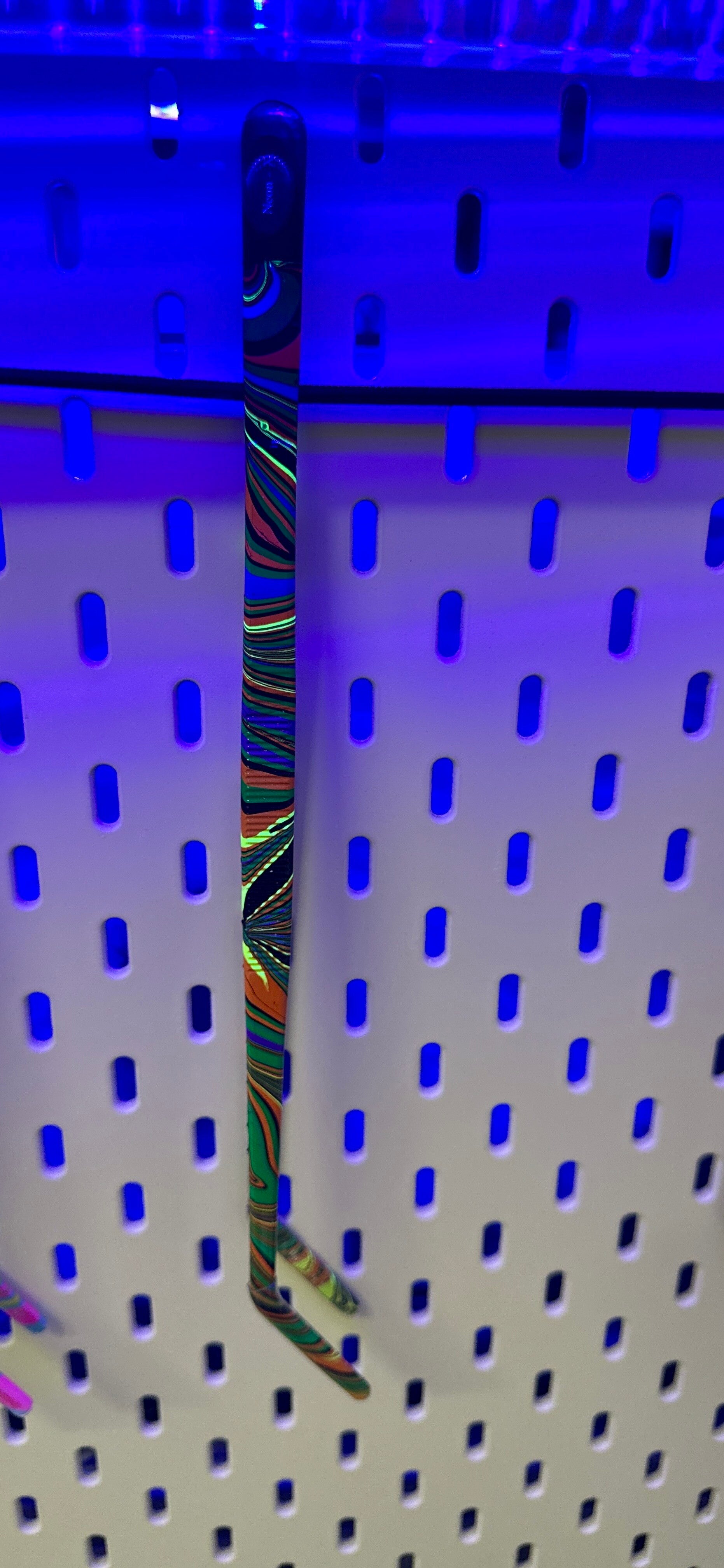 Neon X Pinzette gebogen WYSIWYG