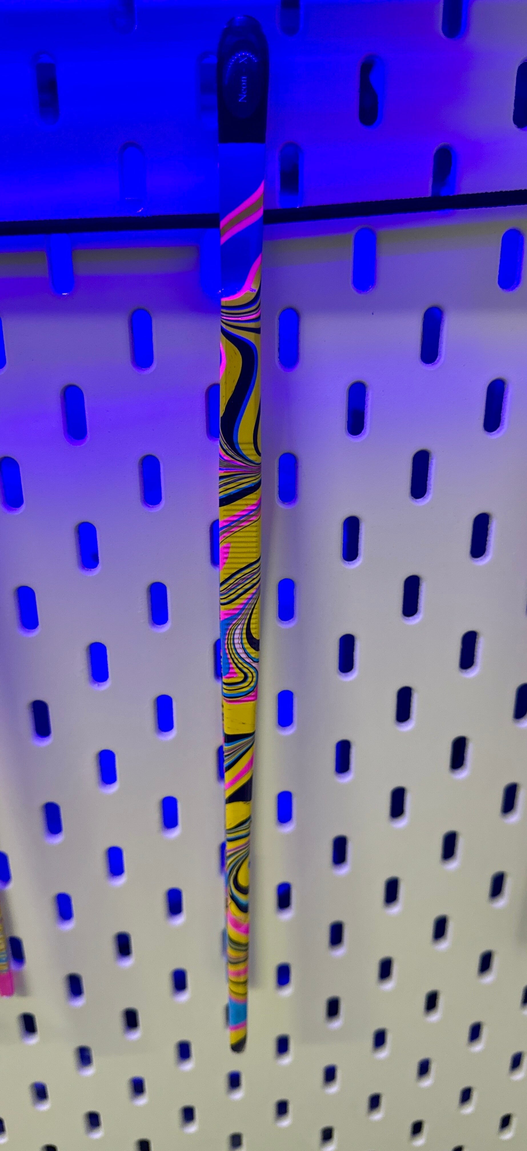 Neon X Pinzette gerade WYSIWYG