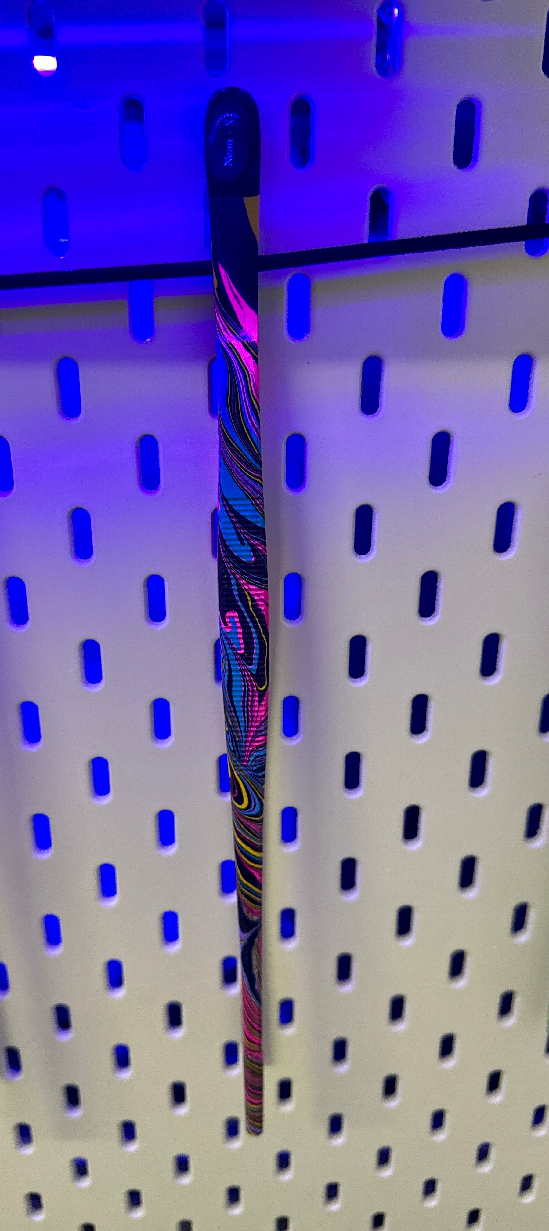 Neon X Pinzette gerade WYSIWYG