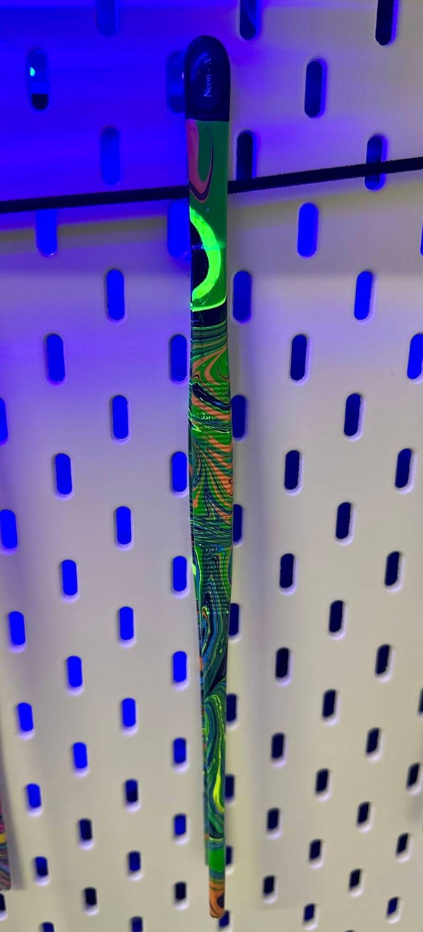 Neon X Pinzette gerade WYSIWYG