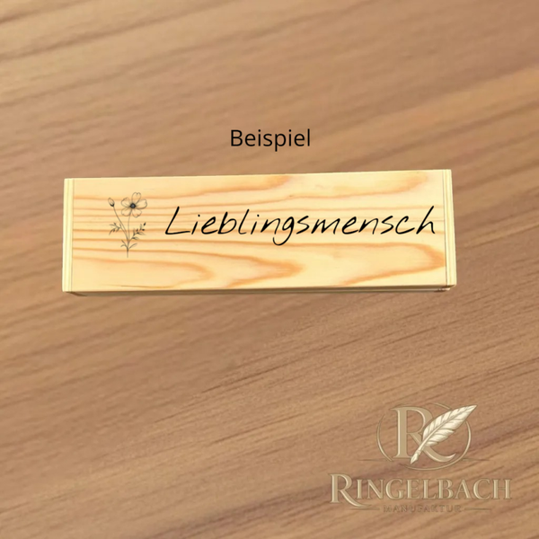 Gravur auf Etui mit Text und Motiv