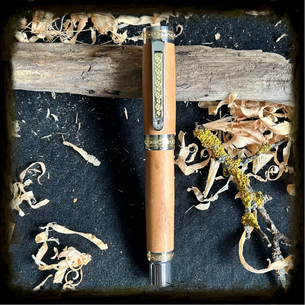 Füller Swarovski  Holzart : Kirsche