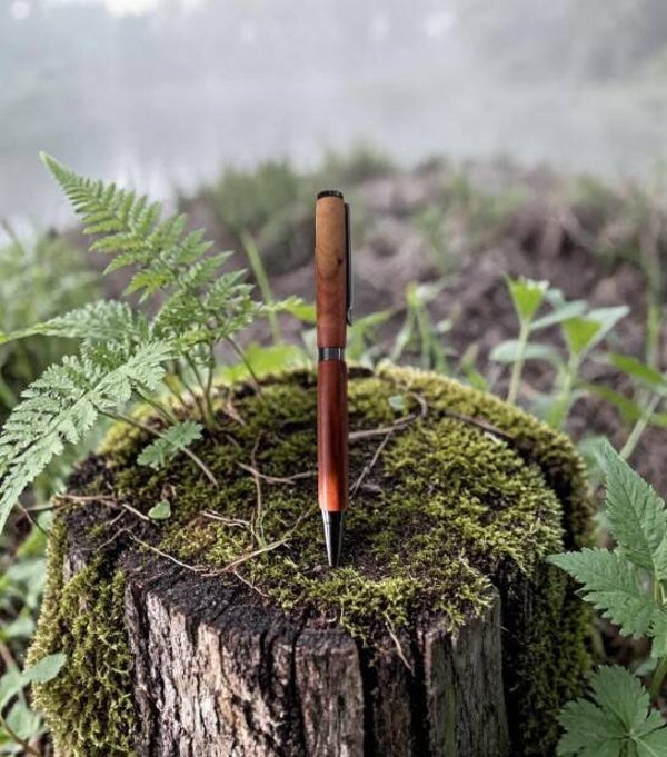 Dreh - Kugelschreiber Fancy     Holzart : Mirabelle