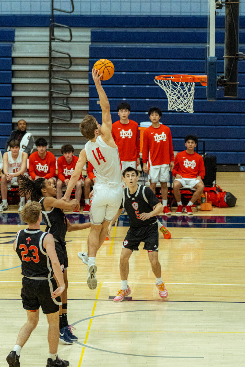 Kansas Commit Luke barnett throws down the slam!