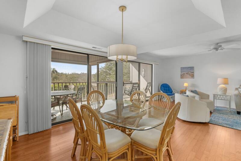 dining-room-and-decks-standard.jpg