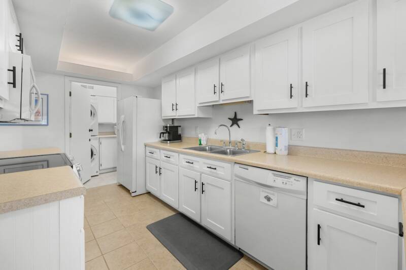 kitchen-and-laundry-2-standard.jpg