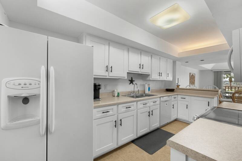 kitchen-with-fridge-standard.jpg