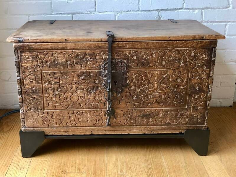 Wrought iron Trunk stand  for V&R