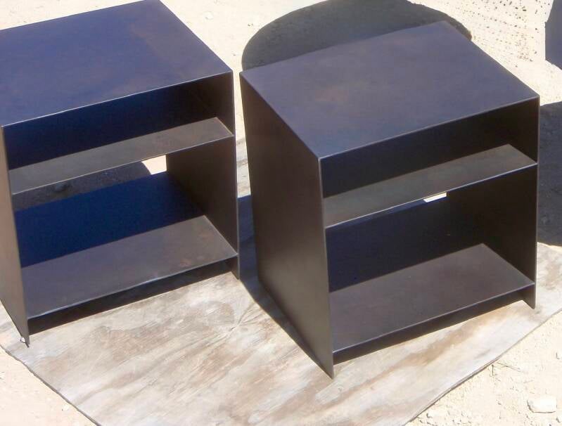 Plate nightstand with patina finish 