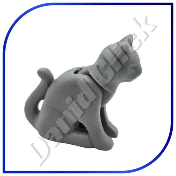 Gato Gris Sentado