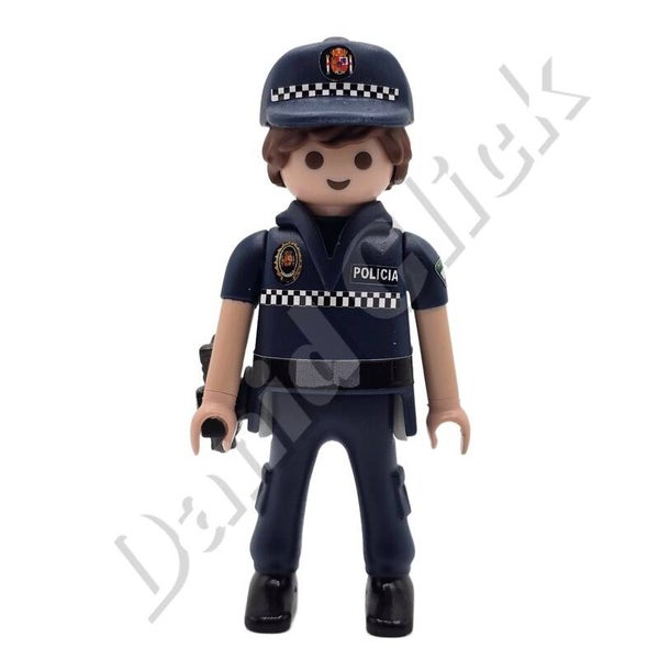 Policía Local con gorra