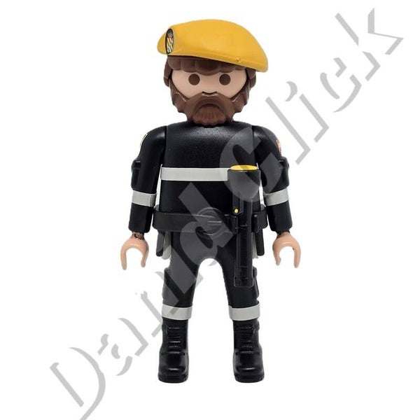 Ume uniforme negro