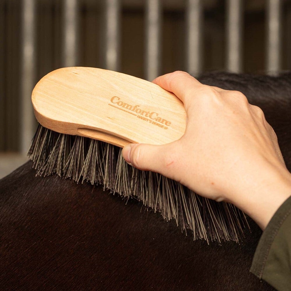Harry's Horse Borstel ComfortCare Wood Medium
