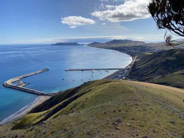 3. Penedo to Cabeço do Guilherme. Low walk. Central panoramic views of the island