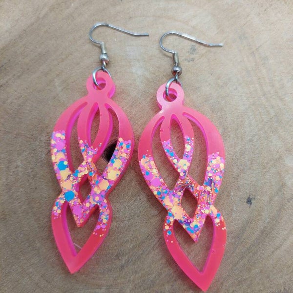 Oorhangers NIVA Fluoroze met confettiglitter