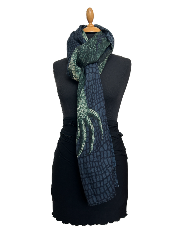 HIGHFIELD SHAWL DESSIN “ANIMAL PRINT-CROCODILE” WOL, 90CM X 190CM, KLEUR GROEN/ZWART/BRUIN Code:266