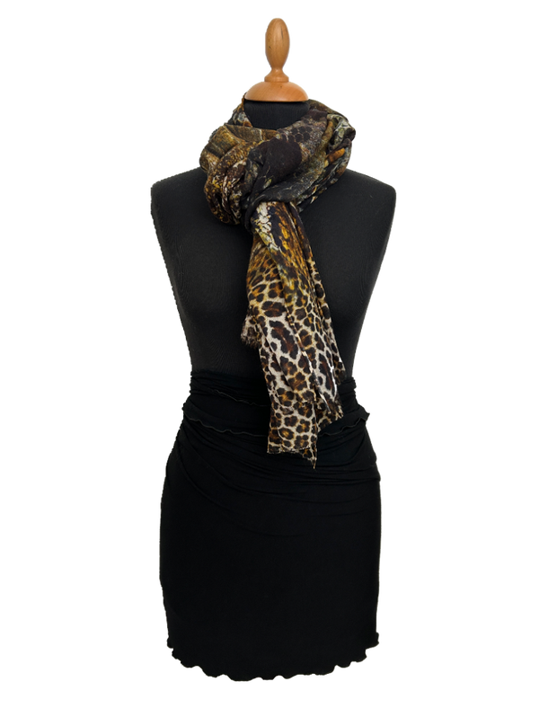 HIGHFIELD SHAWL  100% WOL, DESSIN “PANTERPRINT” 90CM X 190CM, KLEUR MULTICOLOR Code:281