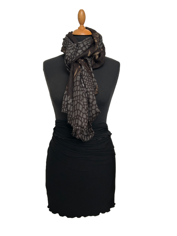 HIGHFIELD SHAWL  100% WOL, "PRINT STONE" 90CM X 190CM, KLEUR BRUIN Code:293