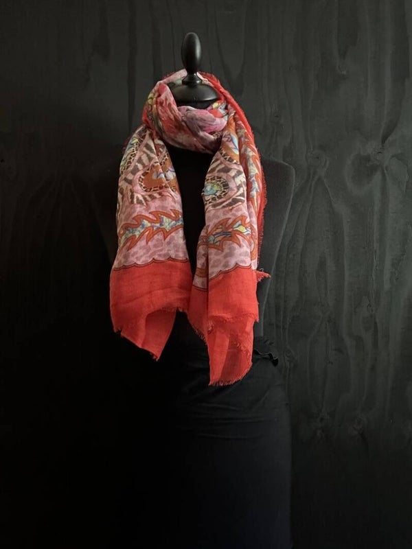 HIGHFIELD SHAWL 100% KATOEN , 140CM X 140CM, KLEUR MULTICOLOR/MAUVE/RED FLOWER/ANIMAL